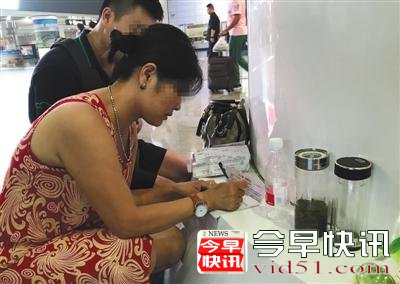 揭北京一日游：导游变导购 游客消费百元抽成5元