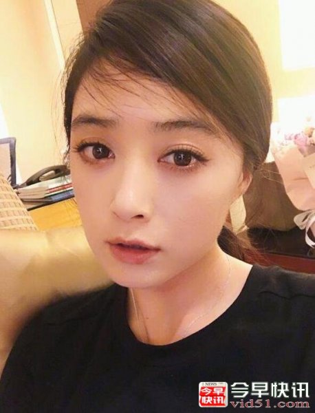 美不过三秒！蒋欣晒照秒变表情包 竟撞脸羊驼