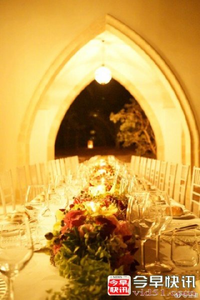 <b>金星晒家宴照片高端大气 金光闪闪尽显优雅格调</b>