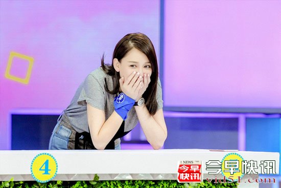 《快本》周冬雨砸锅砸上瘾 陈乔恩鬼马讲故事