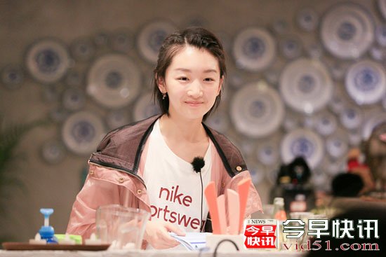 《中餐厅》黄晓明父爱爆棚 赞“乖女儿”周冬雨