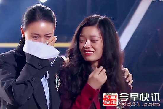 那英因学员获胜感动泪崩 亲力亲为责任心爆棚