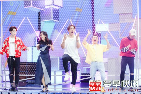 召唤师携人气快男亮相 下周打响《中餐厅》保卫战