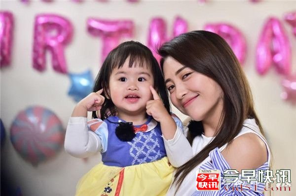 《妈超2》收官  包文婧等妈妈收获礼物泪洒现场！