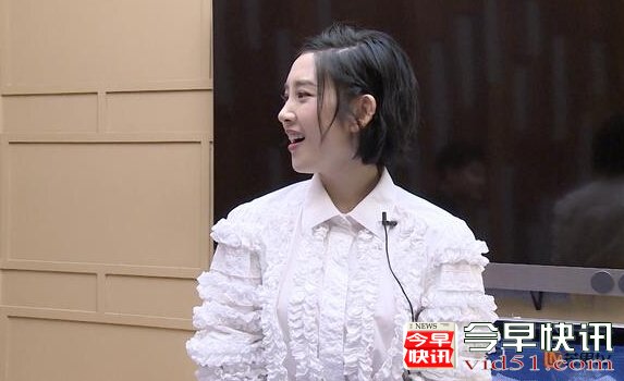 唐艺昕又来秀恩爱了！公然喊话要张若昀送包包