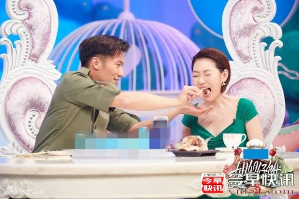 《姐姐好饿2》谢霆锋做客小S拄拐杖欢迎  展现贴心一面！