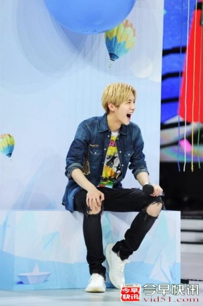 鹿晗登《快本》笑开怀  与马思纯互怼展现“三连懵”