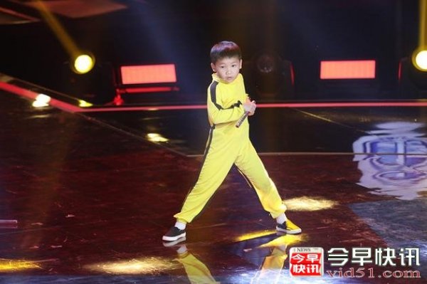 撒贝宁试图拜6岁“小李小龙”黄杬元为师  惨遭嫌弃！