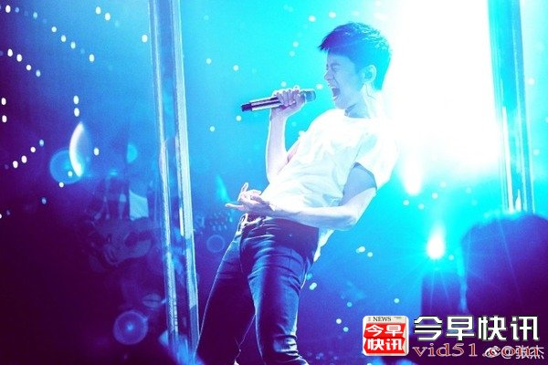 张杰不仅《歌手》第二 还连捧四个冠军完美逆袭