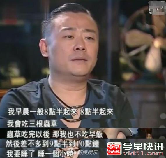 穿上台表演的礼服，都是不低于5万块一套的