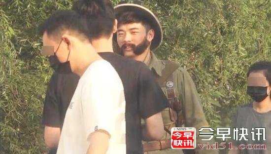 《爱情公寓5》开拍？网友曝其实是电影的探班...