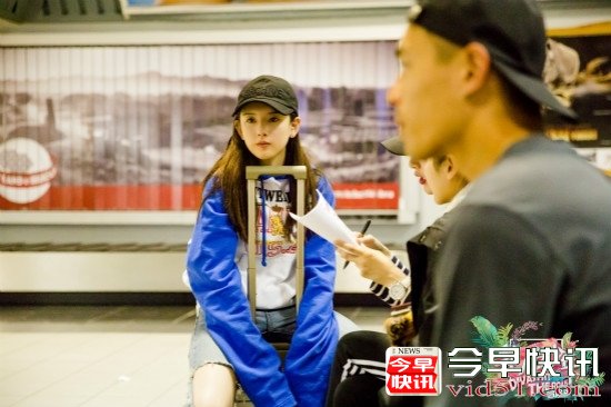 《花少3》宋祖儿神秘预告称献出初吻  与娜扎大玩亲亲