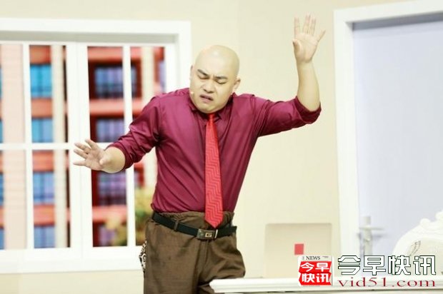 程野穿自带豹纹里衬高腰裤形象太扎眼  惨遭“群嘲”！