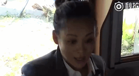 宁静翻白眼