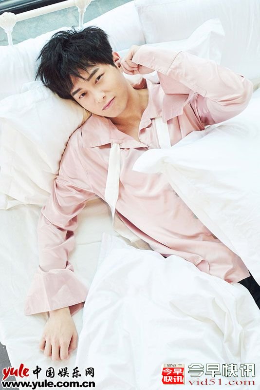 “半熟少年”初长成,别样风格大片更显清新气质