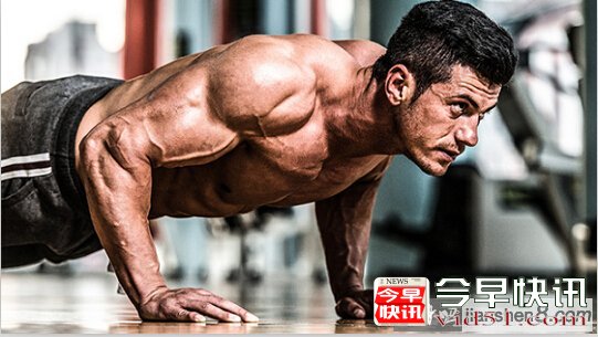 俯卧撑技术纠正：避免肩部受伤