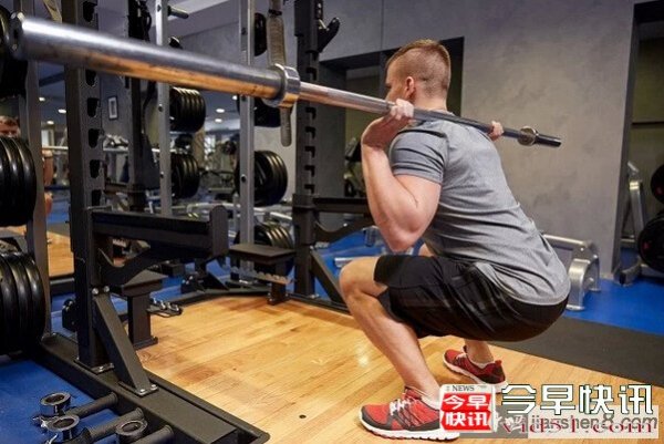 健身不是照猫画虎：姿势错后果很严重