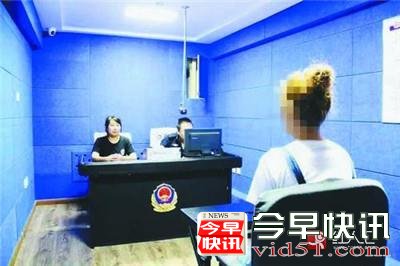 女主播为吸粉竟在公安局门前热舞！还扬言“要上房揭瓦”！