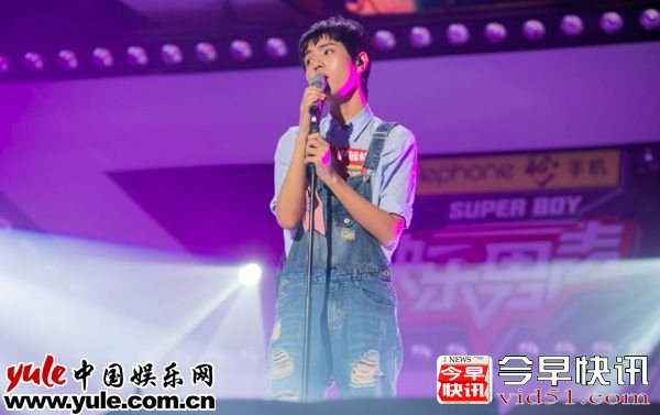 《快男》尹毓恪霸气回应“没喉结” 不惧争议怒怼网友：没脑子