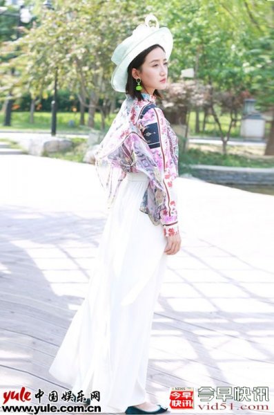 禹童初秋写真曝光 复古装扮显英姿