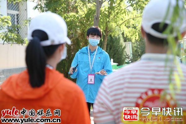 王俊凯助力韩红爱心  现身百人援宁义诊现场