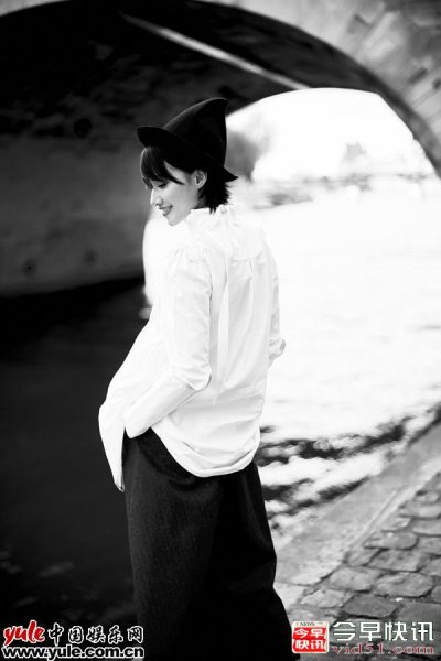 冯文娟演绎法式优雅 黑白风格大片尽显时尚