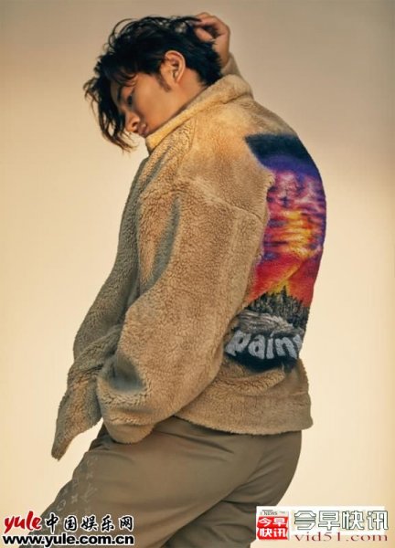 李治廷登杂志封面  多变造型演绎复古小王子