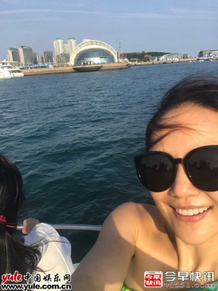 网友偶遇98年版《还珠格格》“柳红”扮演者陈莹，赞叹：皮肤好 气质佳！