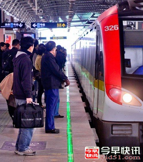 轨交三号线客流暴增 短驳方案正在研究