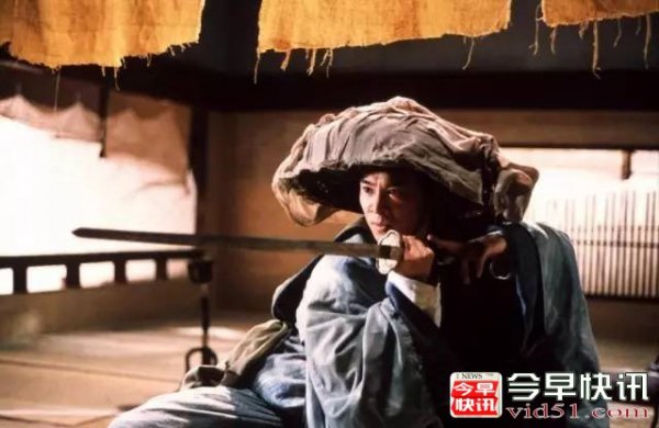 论武侠打斗，金庸与古龙笔下的招式谁更最接近实战？
